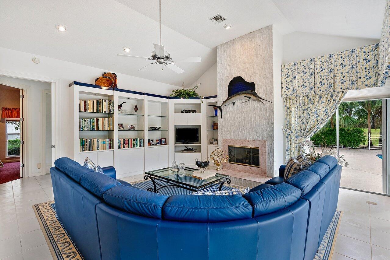 4816 Bocaire Boulevard