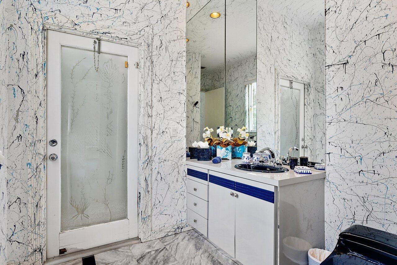 4816 Bocaire Boulevard