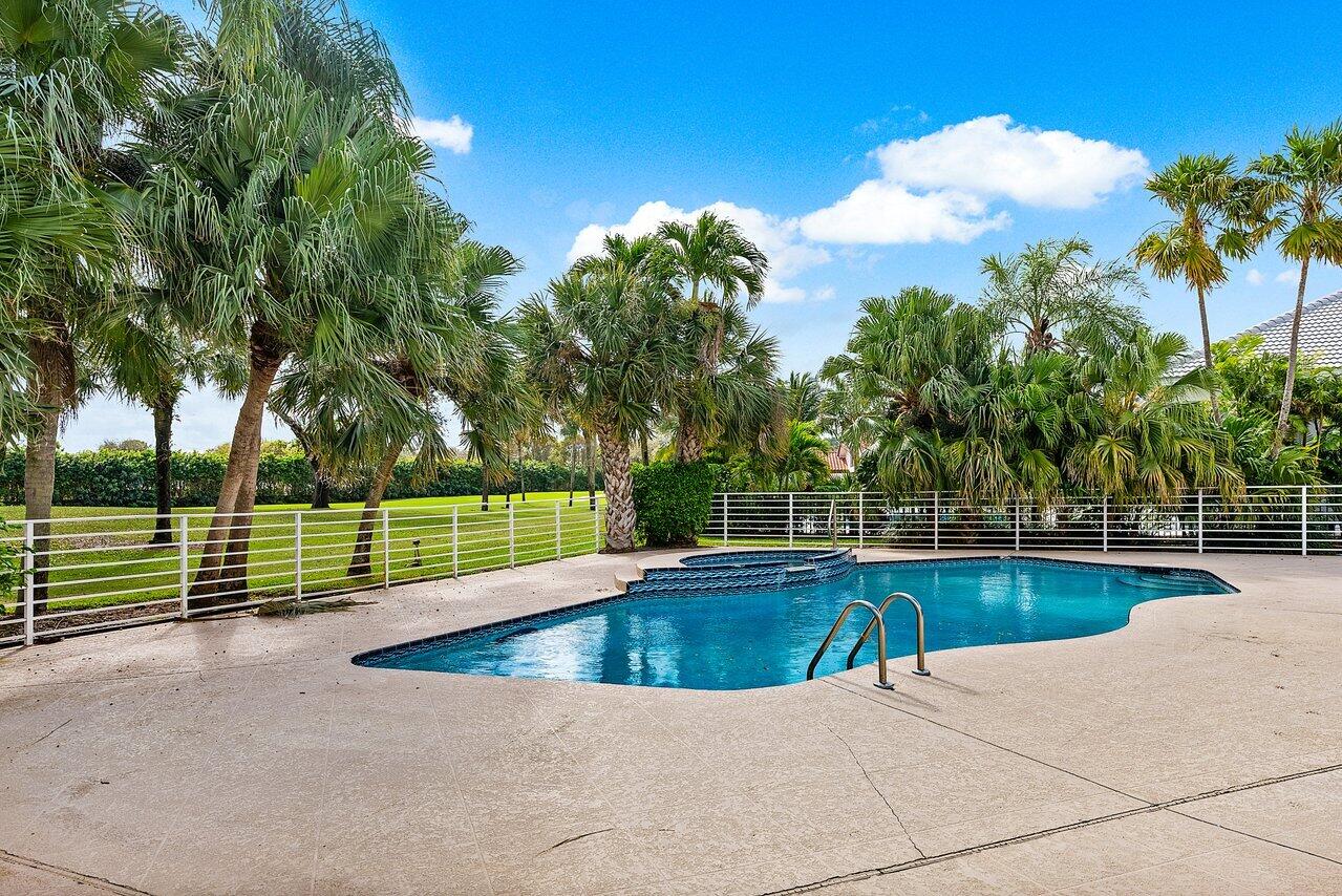 4816 Bocaire Boulevard