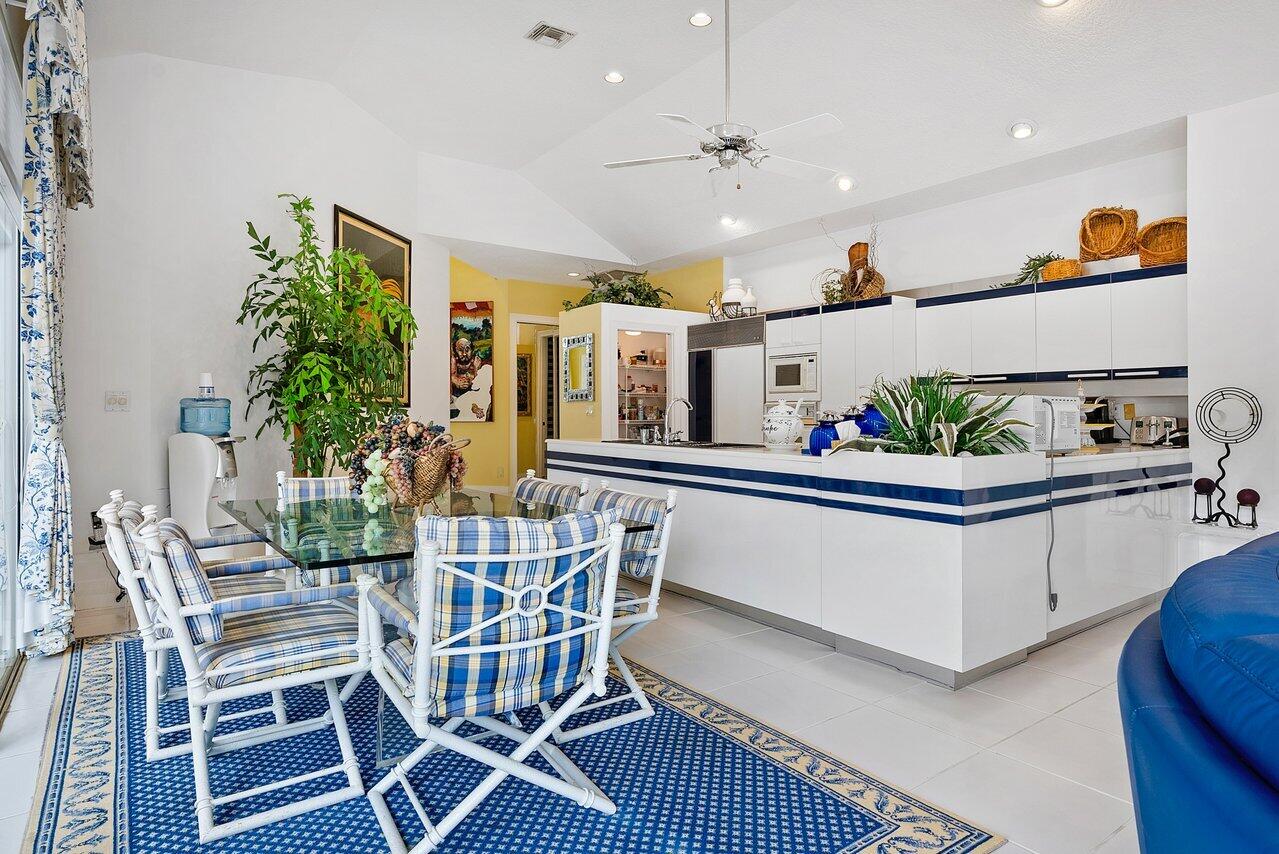 4816 Bocaire Boulevard