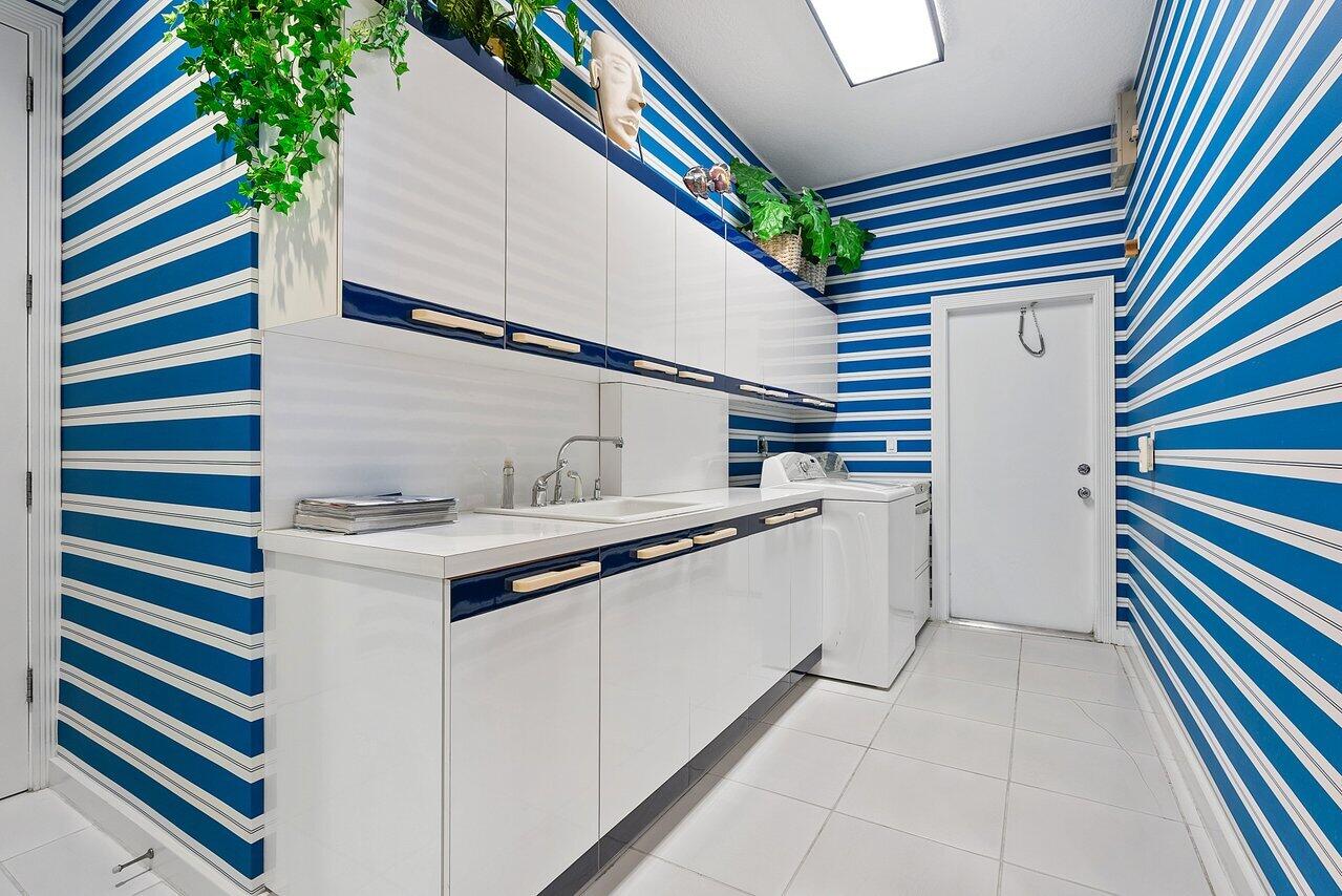 4816 Bocaire Boulevard