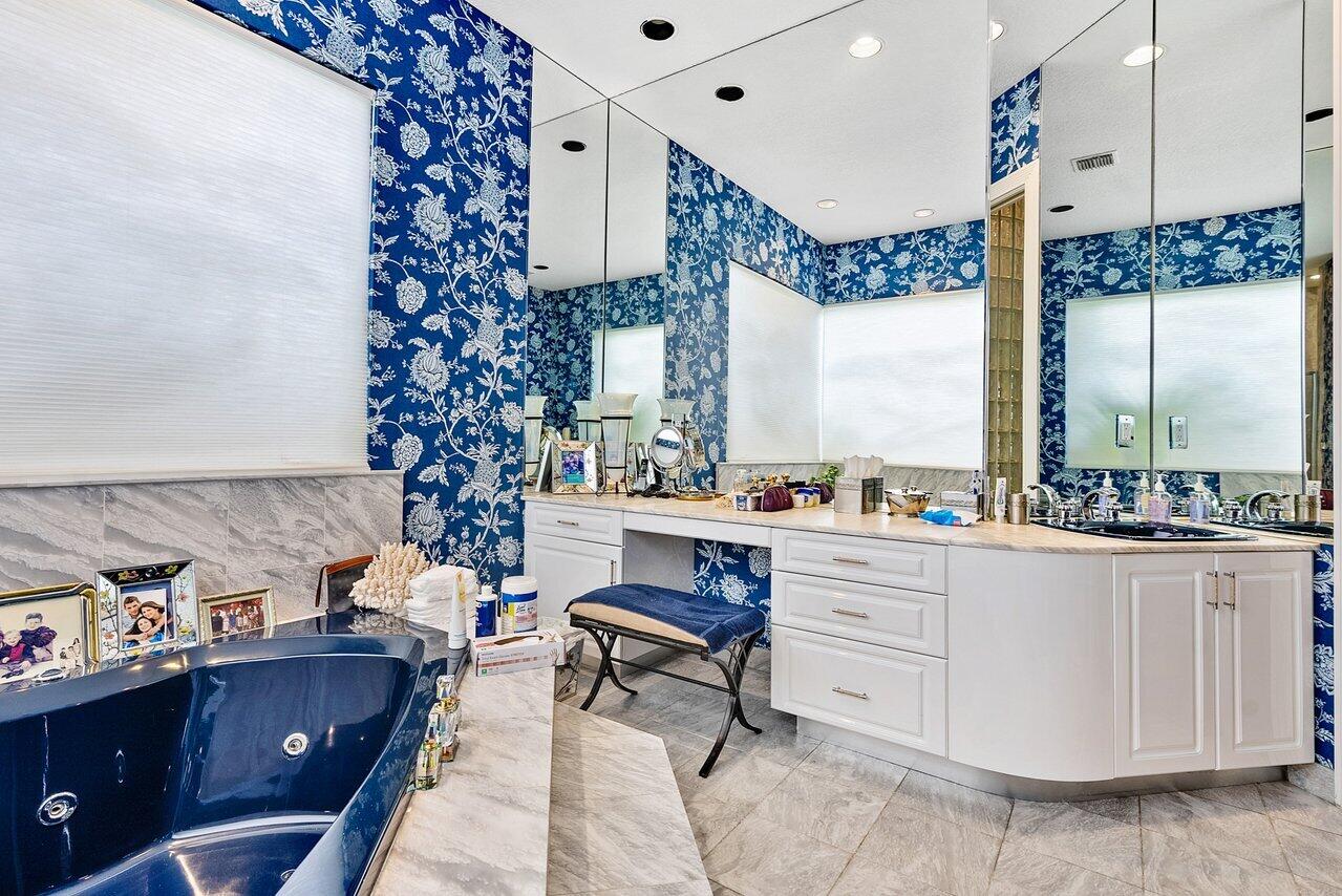 4816 Bocaire Boulevard