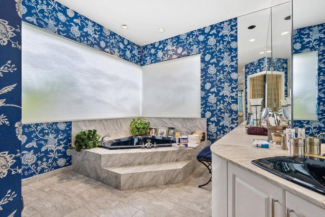 4816 Bocaire Boulevard