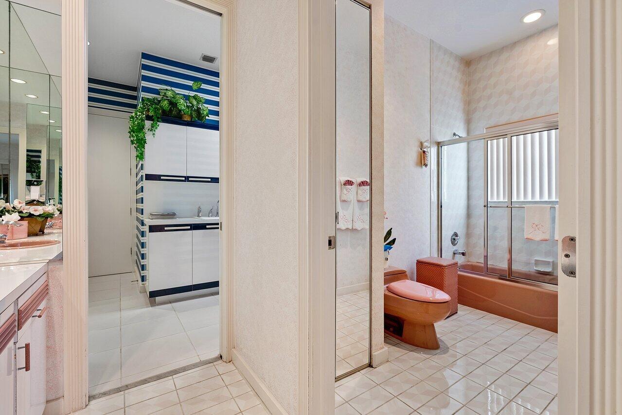 4816 Bocaire Boulevard