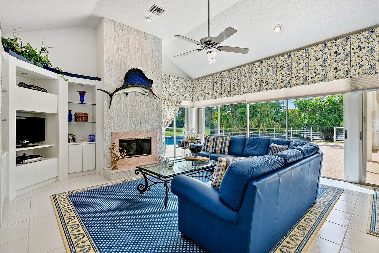 4816 Bocaire Boulevard