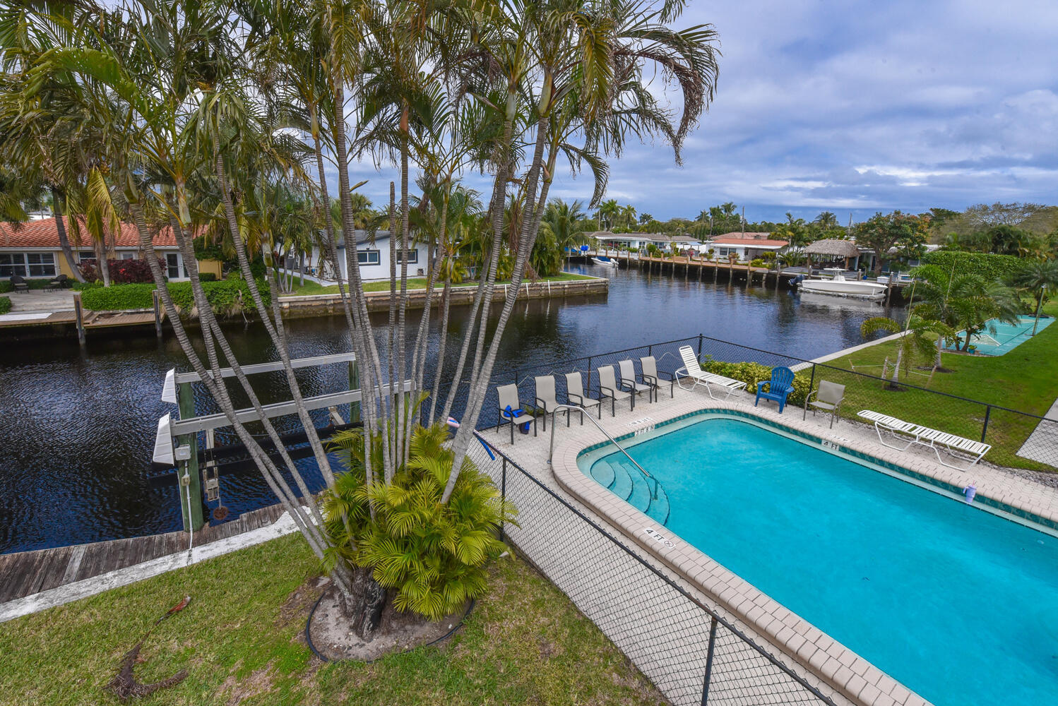 301 E Mcnab Road 215