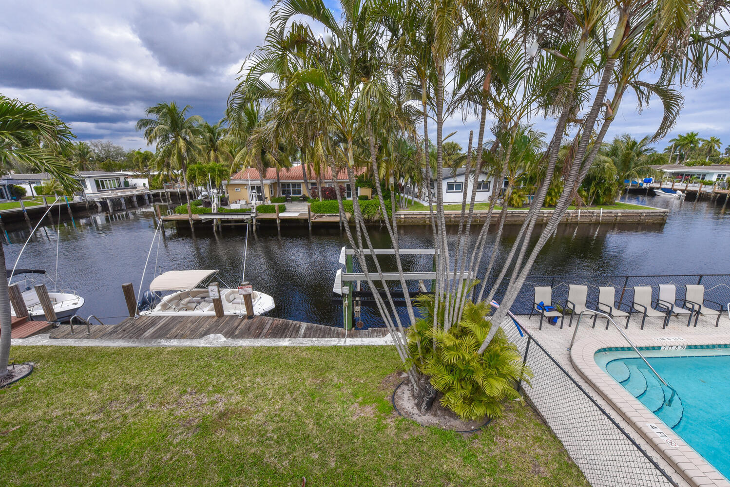 301 E Mcnab Road 215