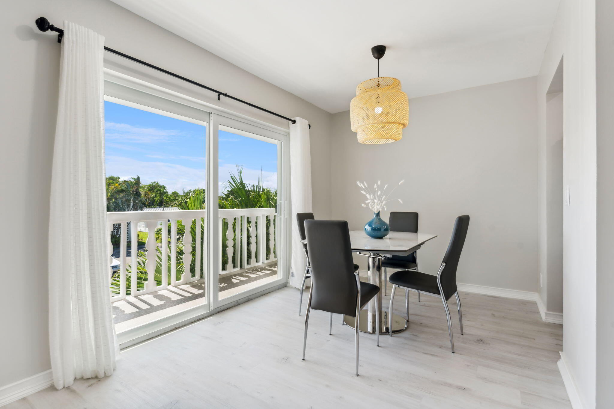 4201 S Ocean Boulevard M4