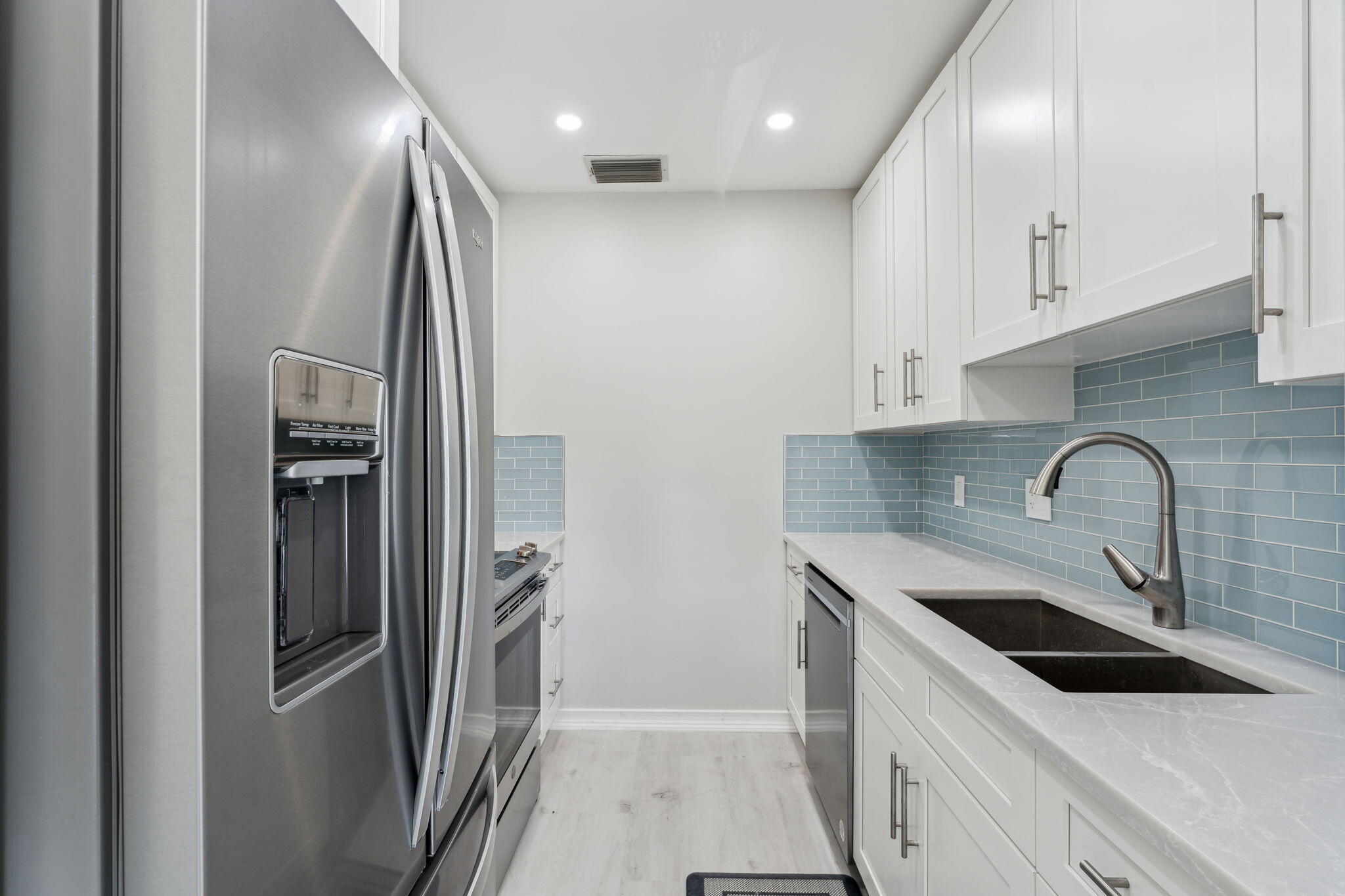 4201 S Ocean Boulevard M4