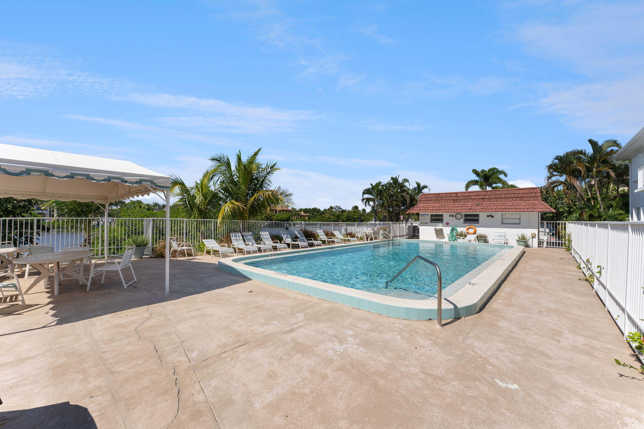 4201 S Ocean Boulevard M4