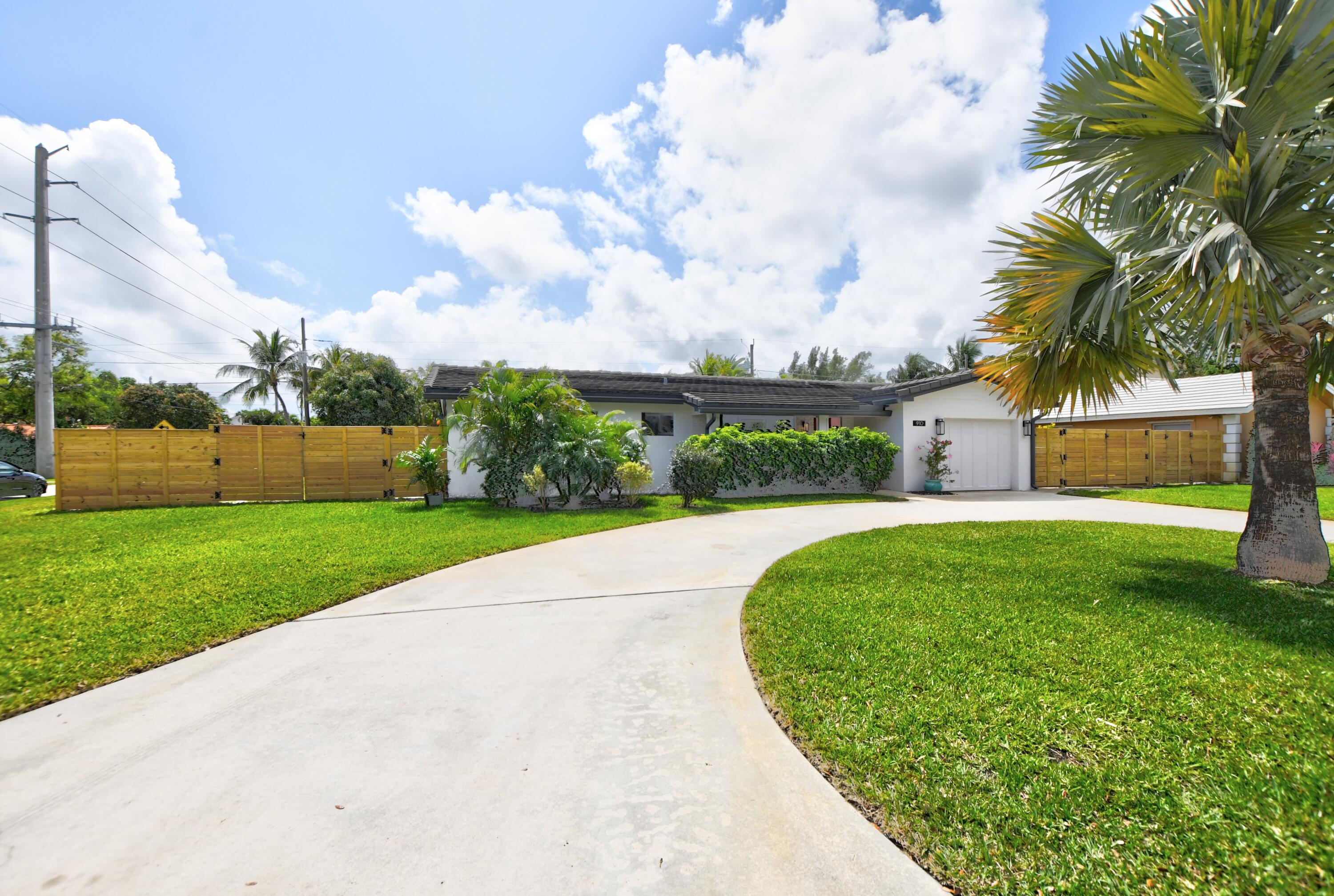 910 SW 21st Street