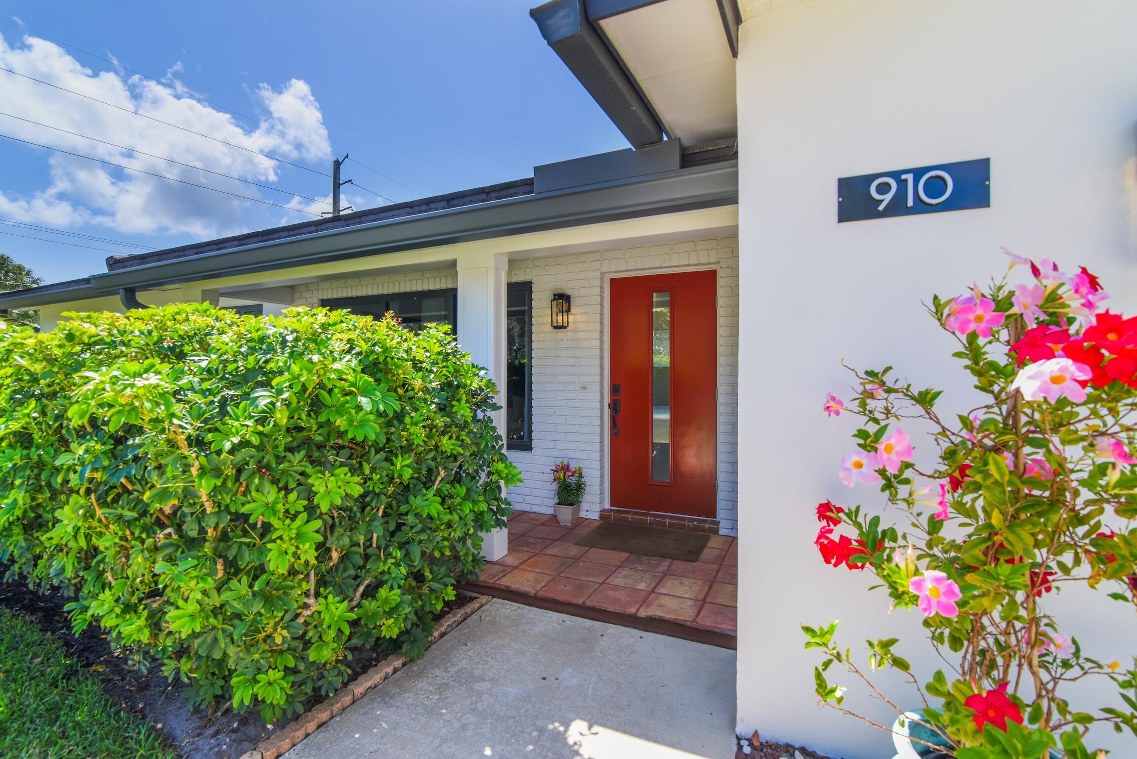 910 SW 21st Street