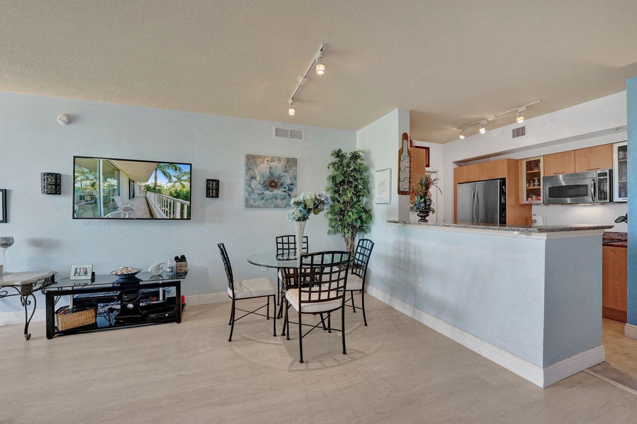 700 E Boulevard 304