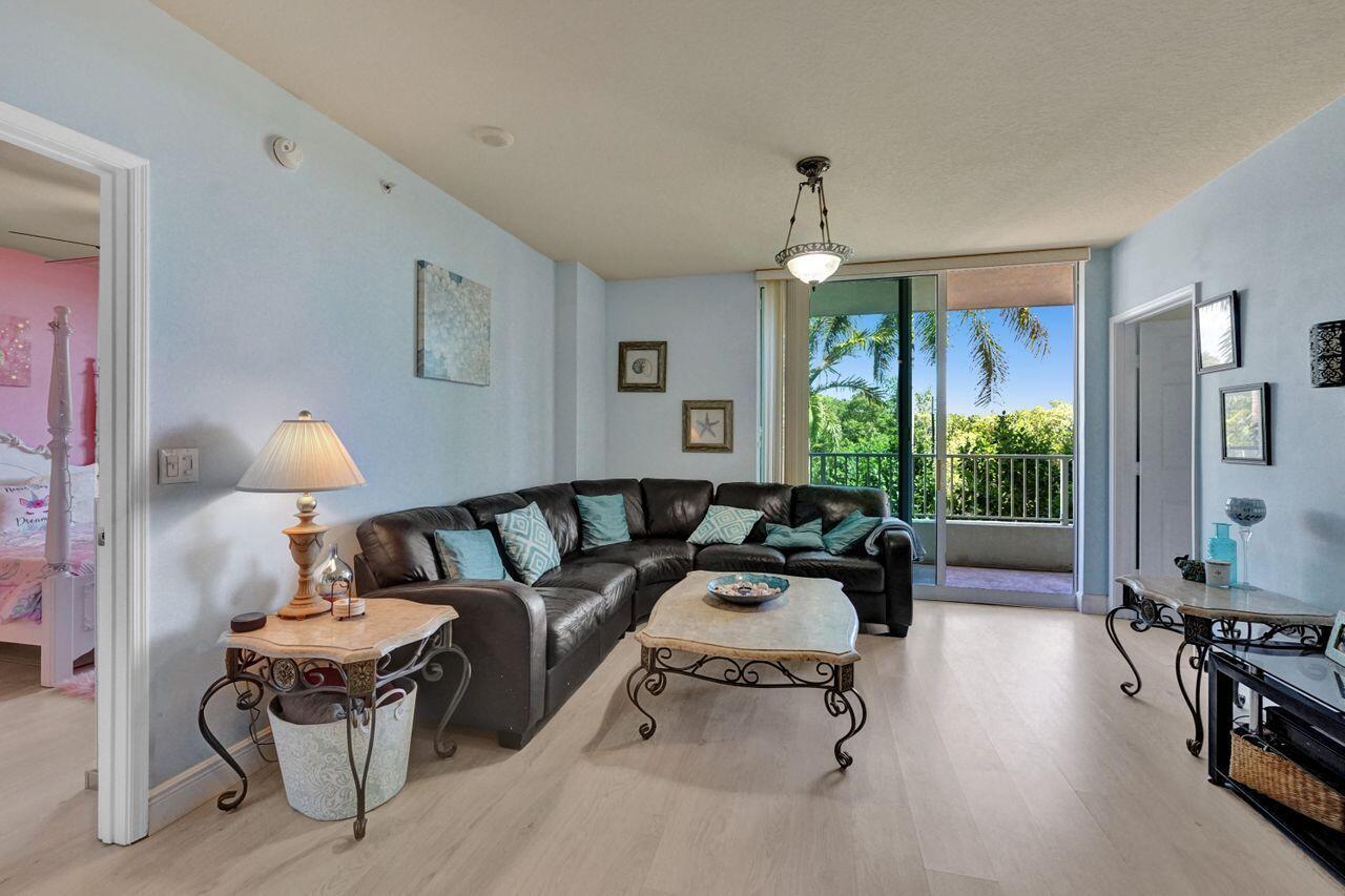 700 E Boulevard 304