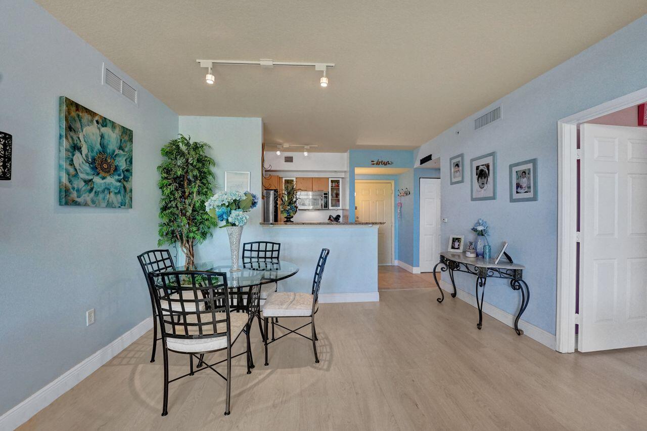 700 E Boulevard 304