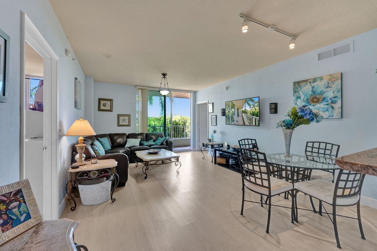 700 E Boulevard 304