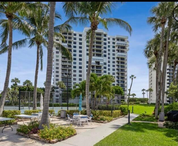 2003 N Ocean Boulevard 405