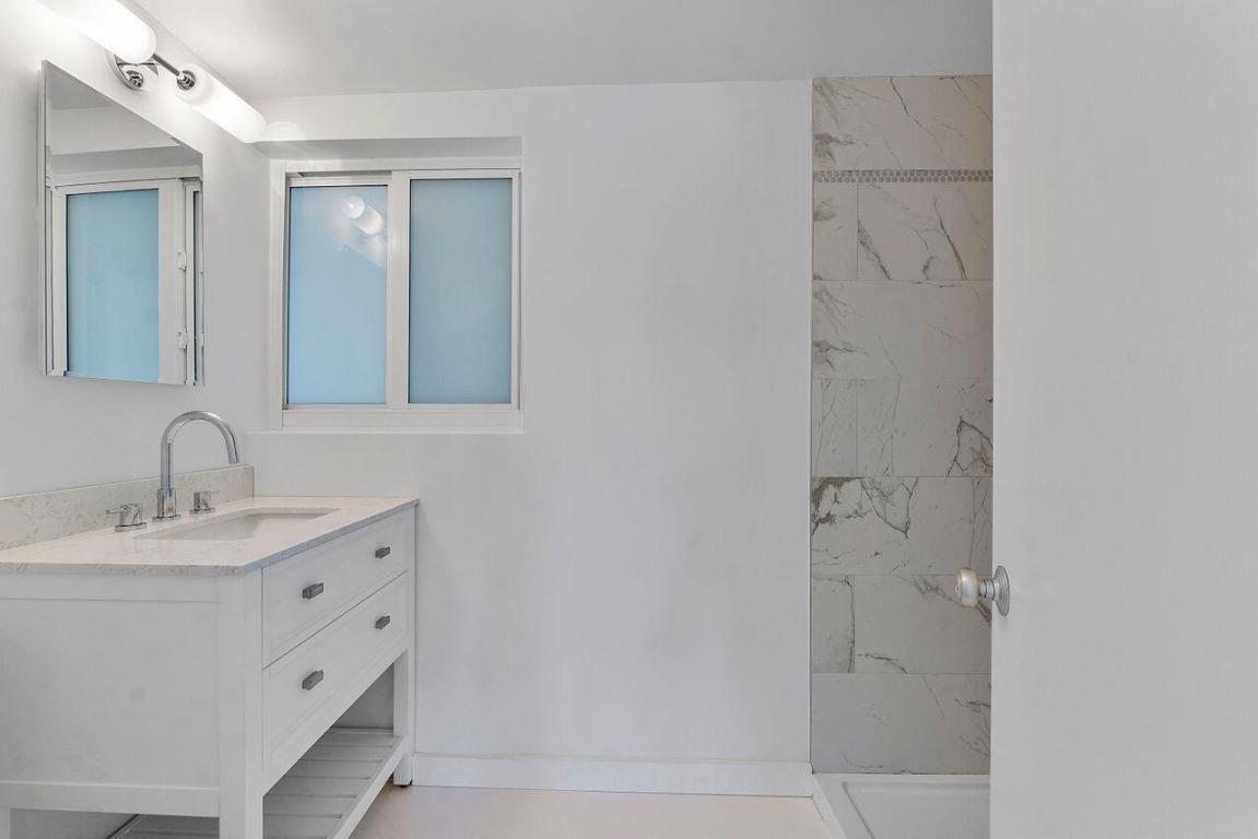 1221 Hillsboro Mile 28a