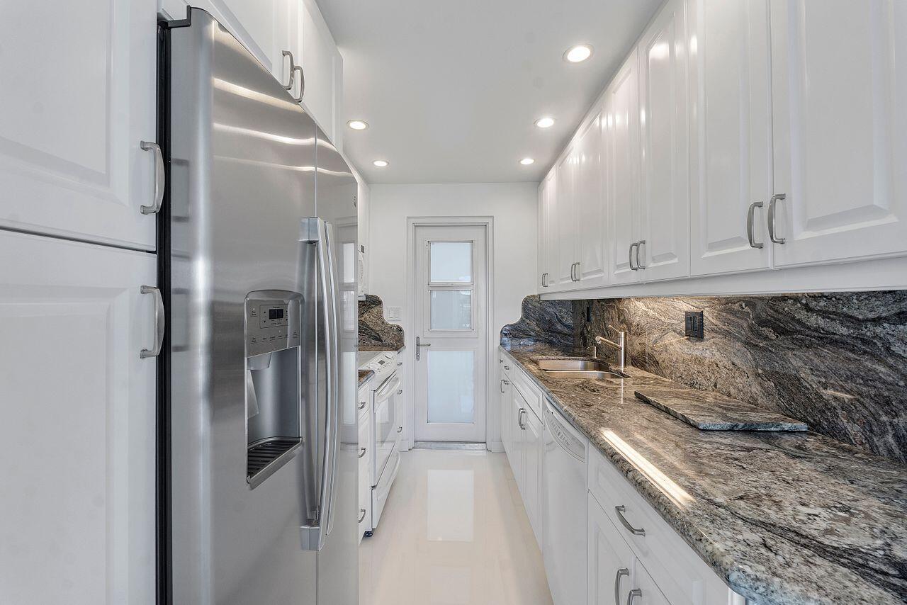 1221 Hillsboro Mile 28a