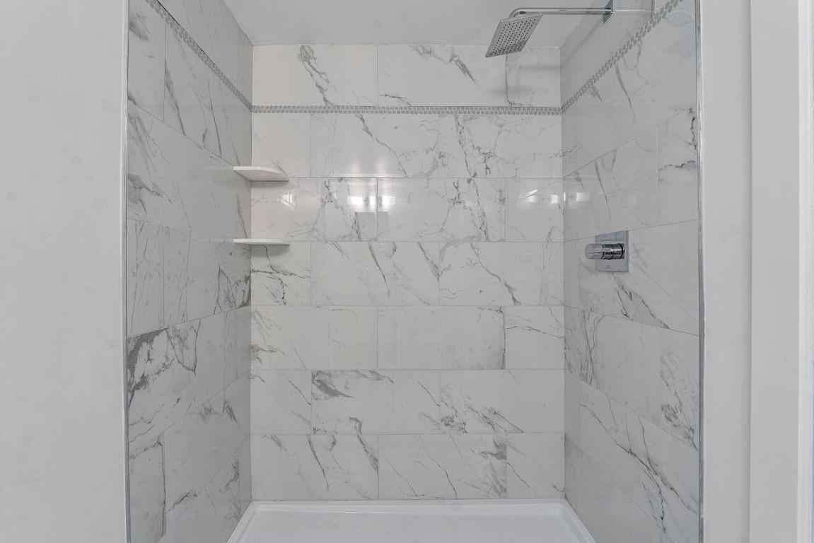 1221 Hillsboro Mile 28a