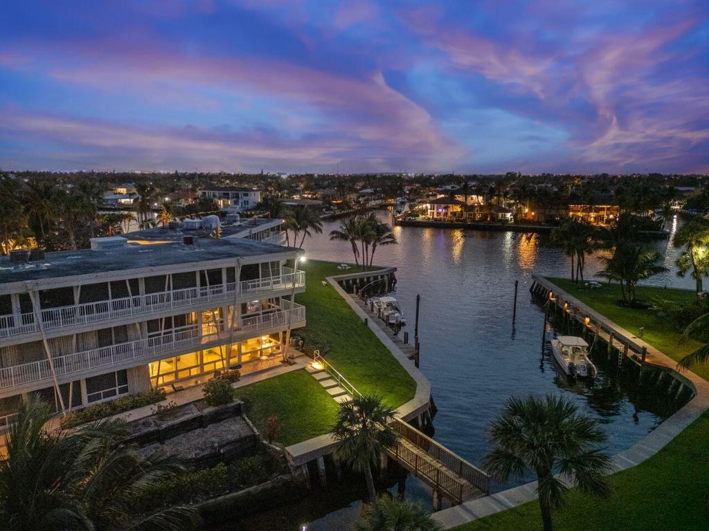 1221 Hillsboro Mile 28a