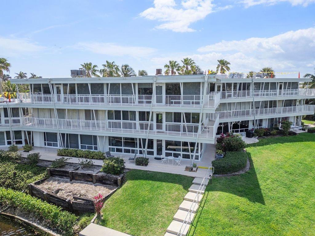 1221 Hillsboro Mile 28a