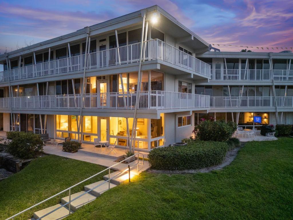 1221 Hillsboro Mile 28a