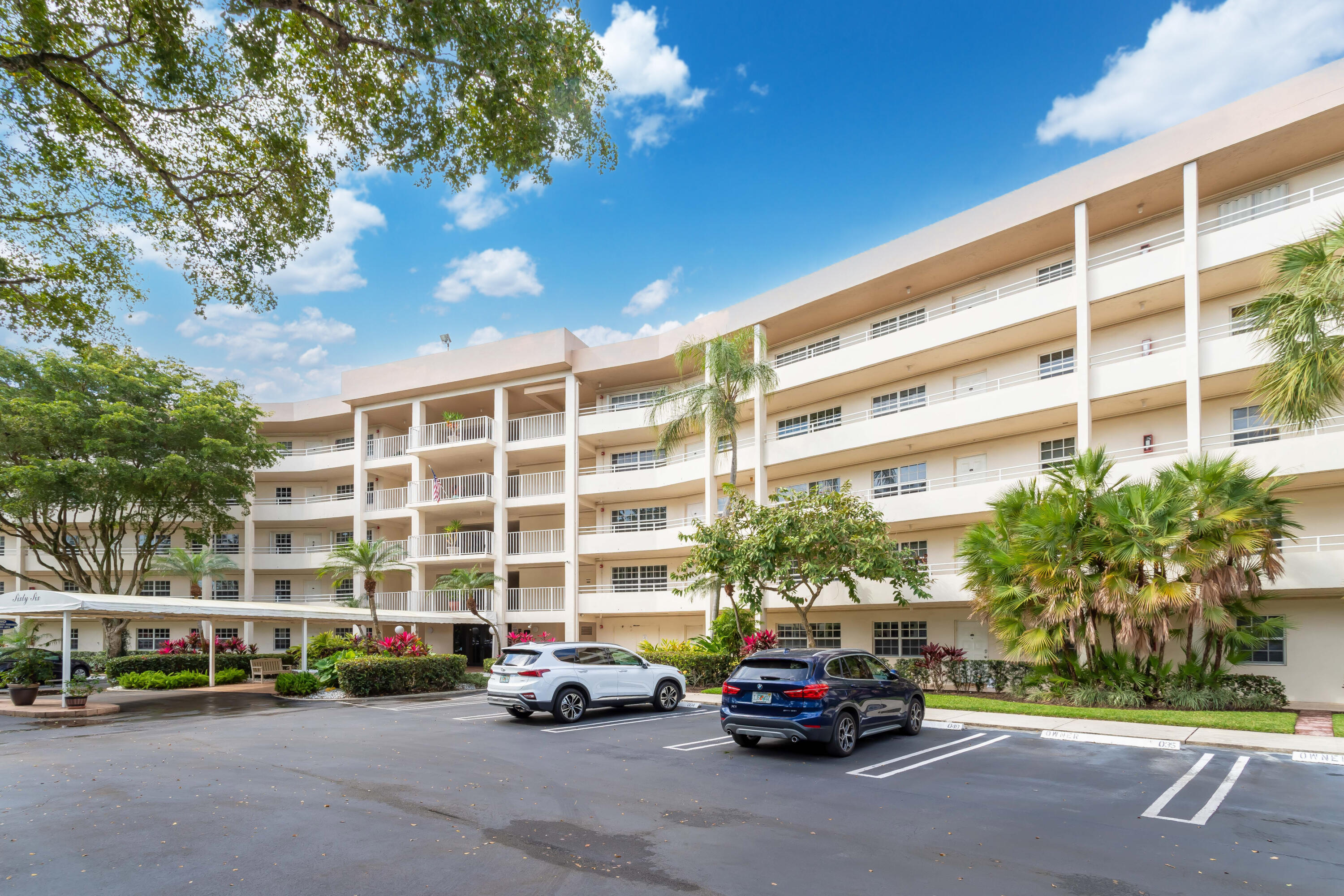 565 Oaks Lane 407
