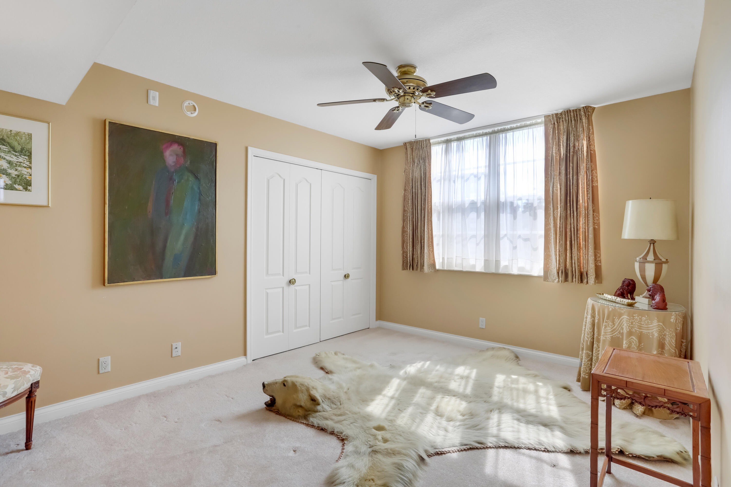 565 Oaks Lane 407
