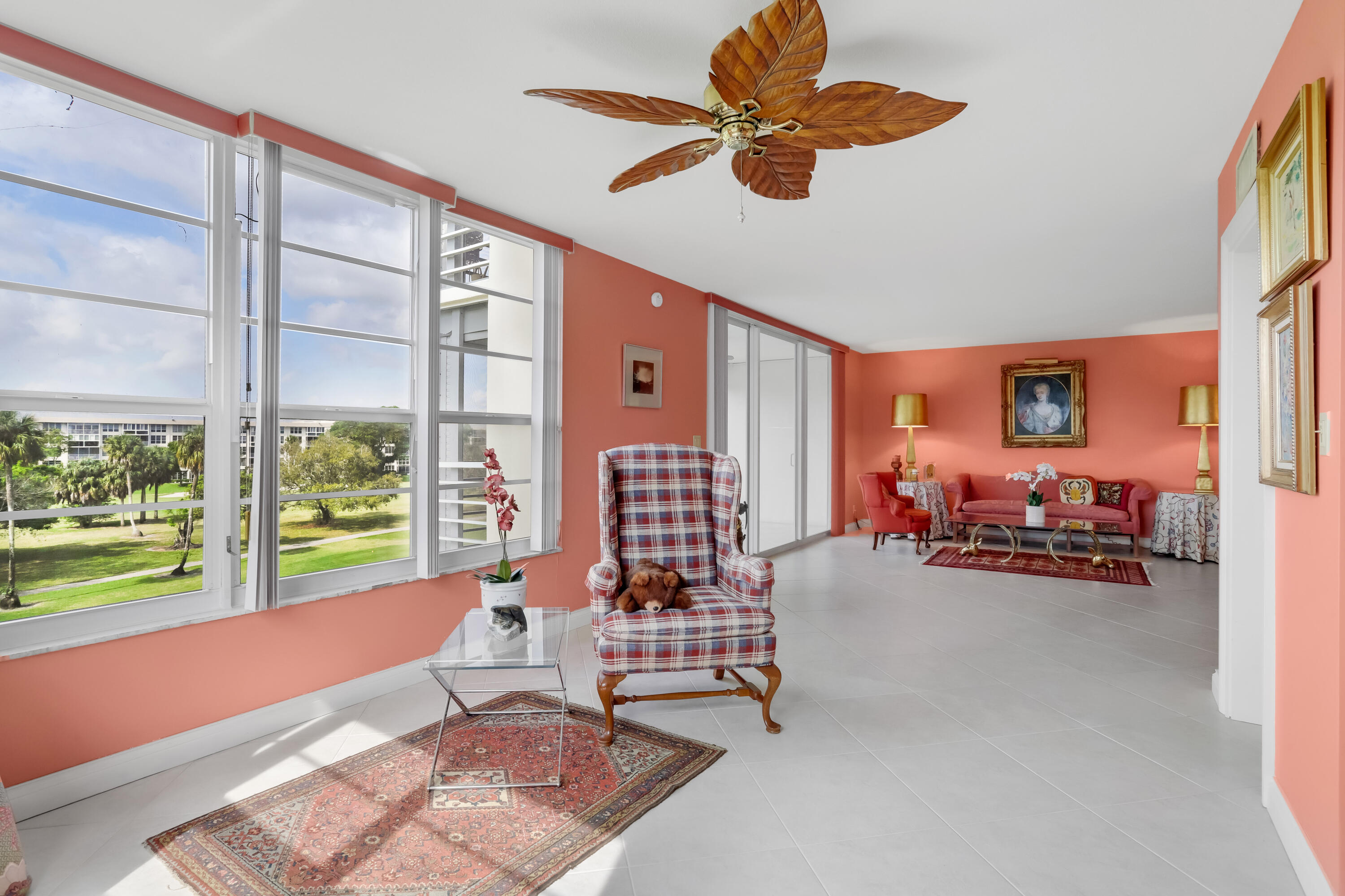 565 Oaks Lane 407