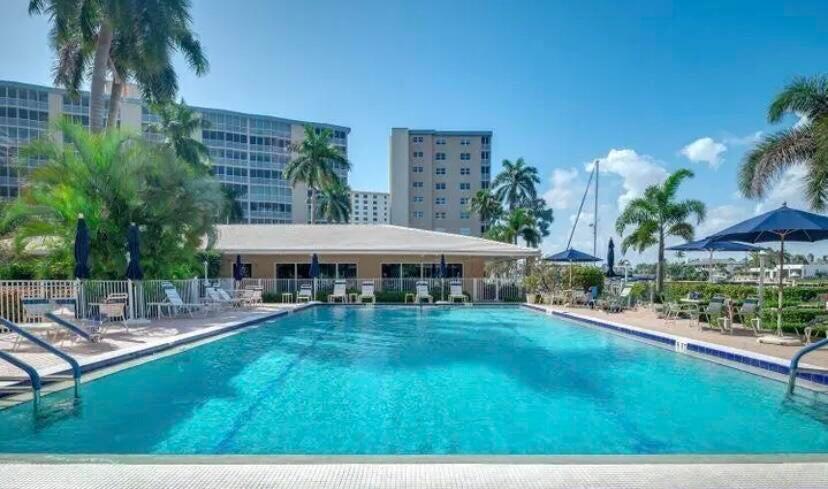 3224 S Ocean Boulevard 414-B