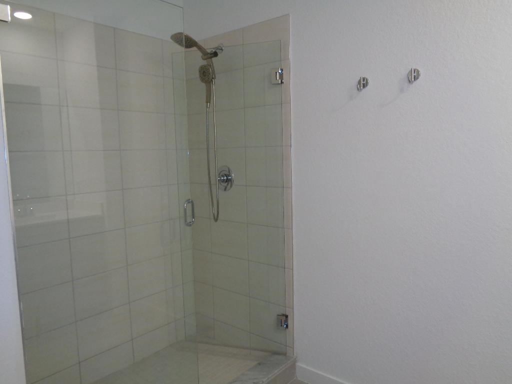 18493 Glenstone Street