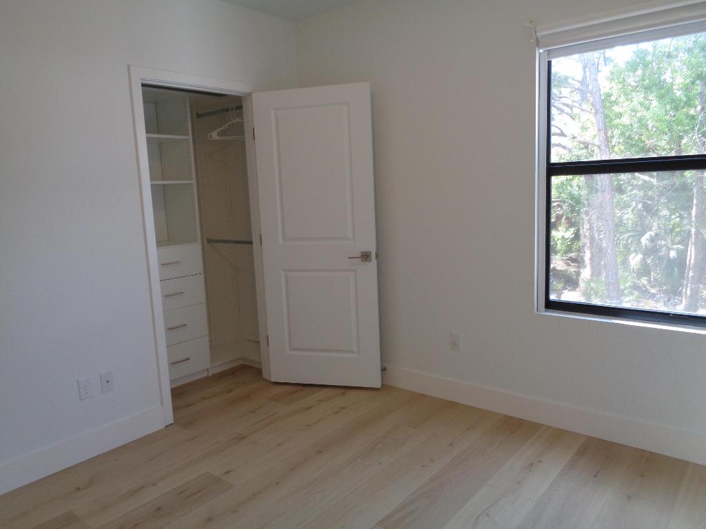 18493 Glenstone Street