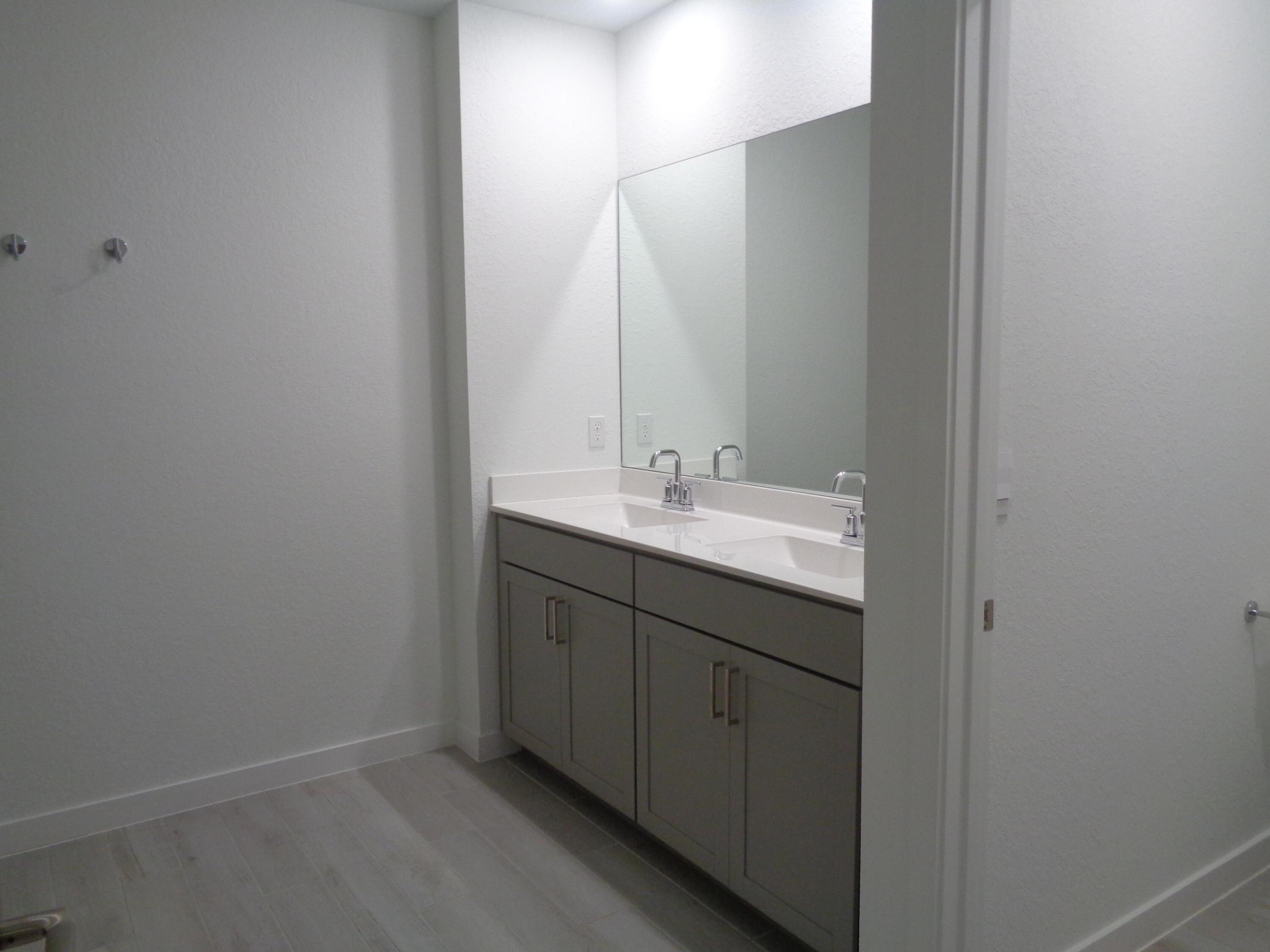 18493 Glenstone Street