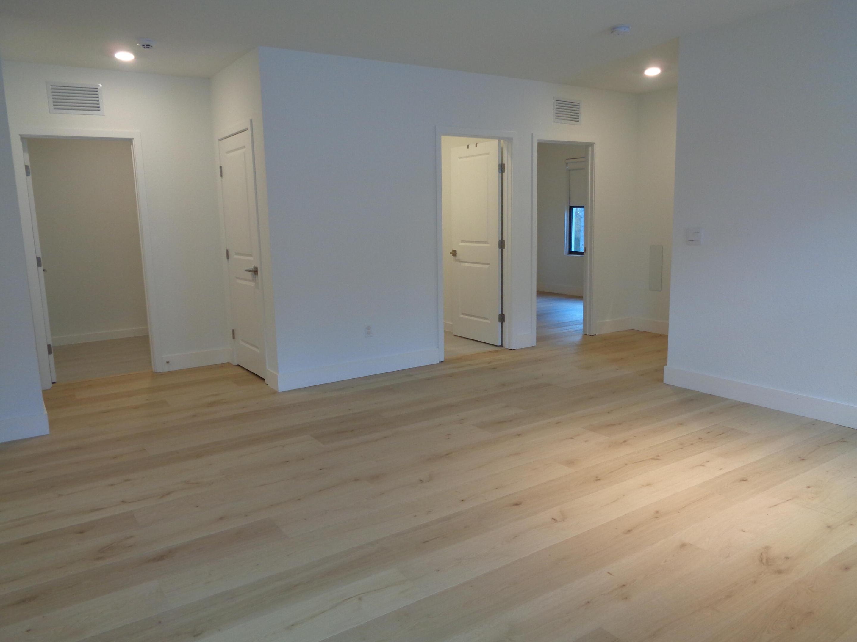 18493 Glenstone Street