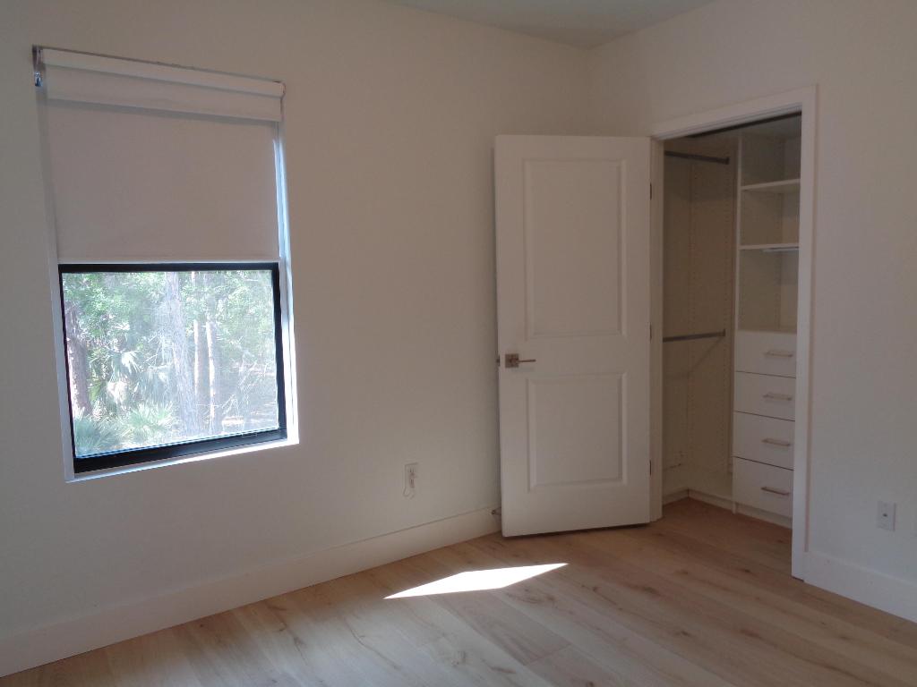 18493 Glenstone Street