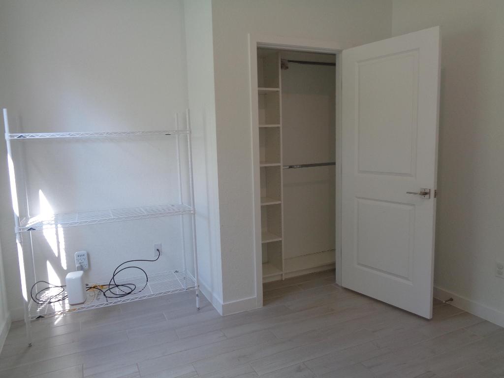 18493 Glenstone Street