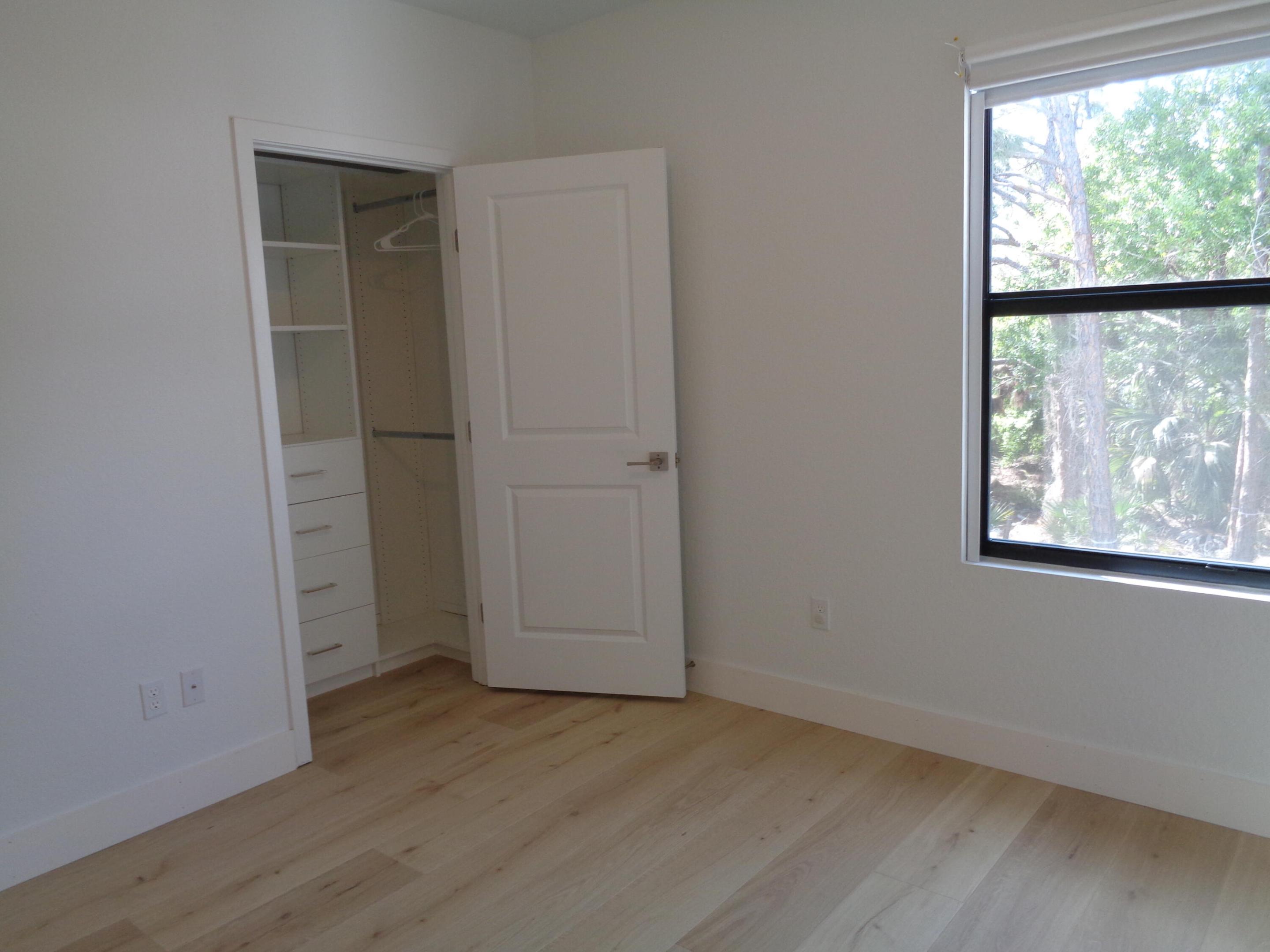 18493 Glenstone Street