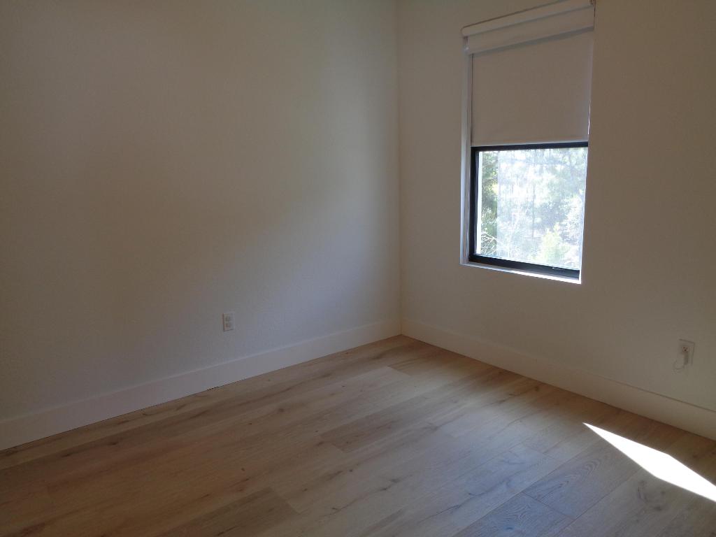 18493 Glenstone Street