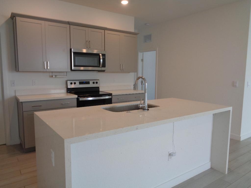 18493 Glenstone Street