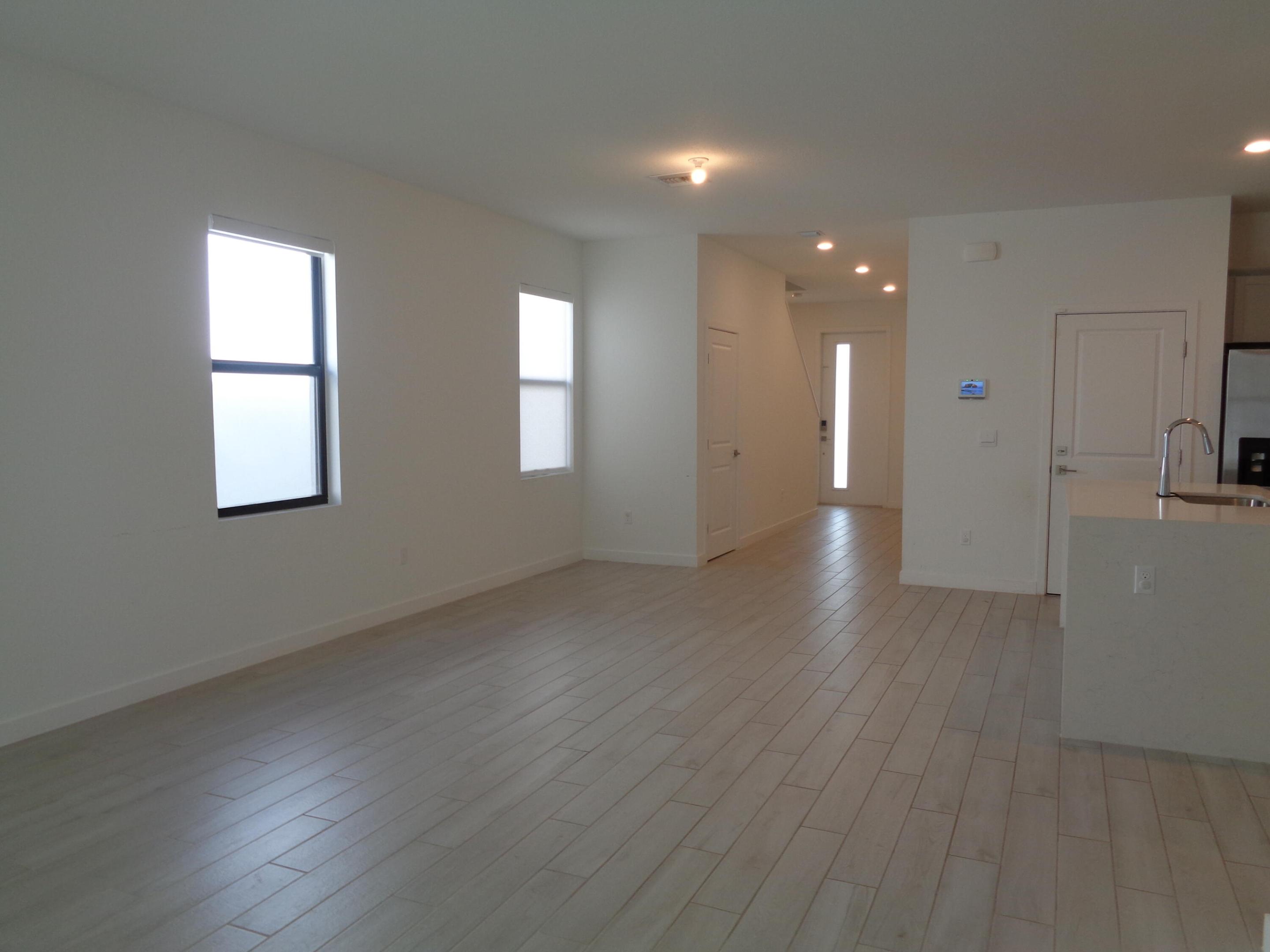 18493 Glenstone Street