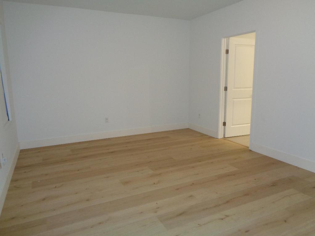 18493 Glenstone Street