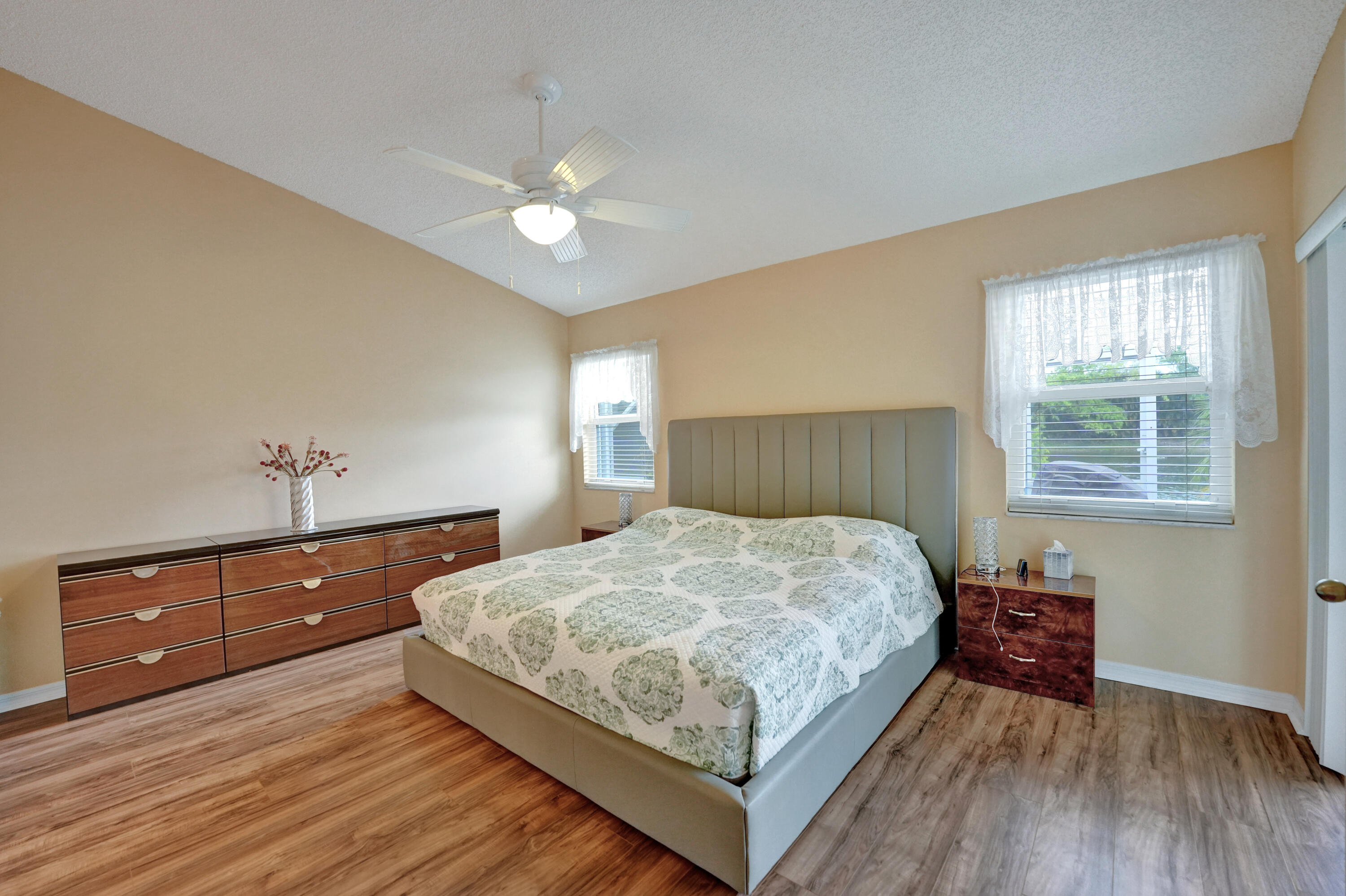 18398 Via Di Sorrento