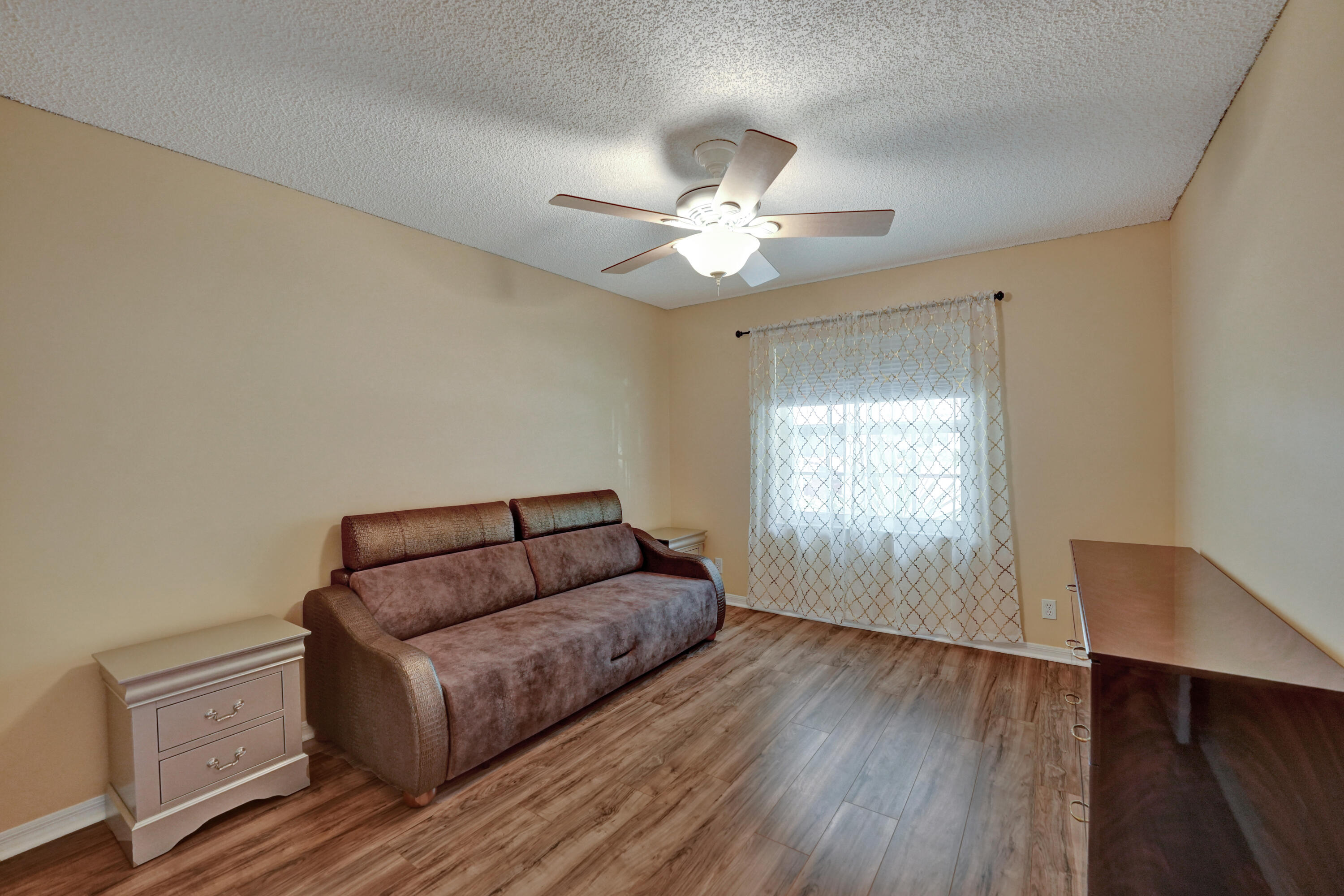 18398 Via Di Sorrento