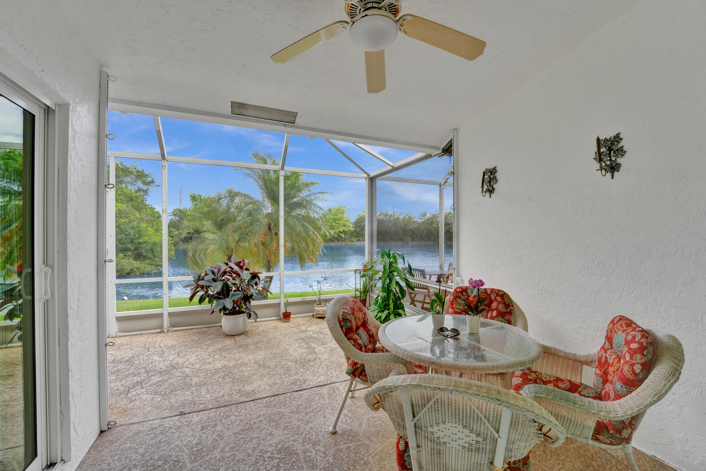 18398 Via Di Sorrento