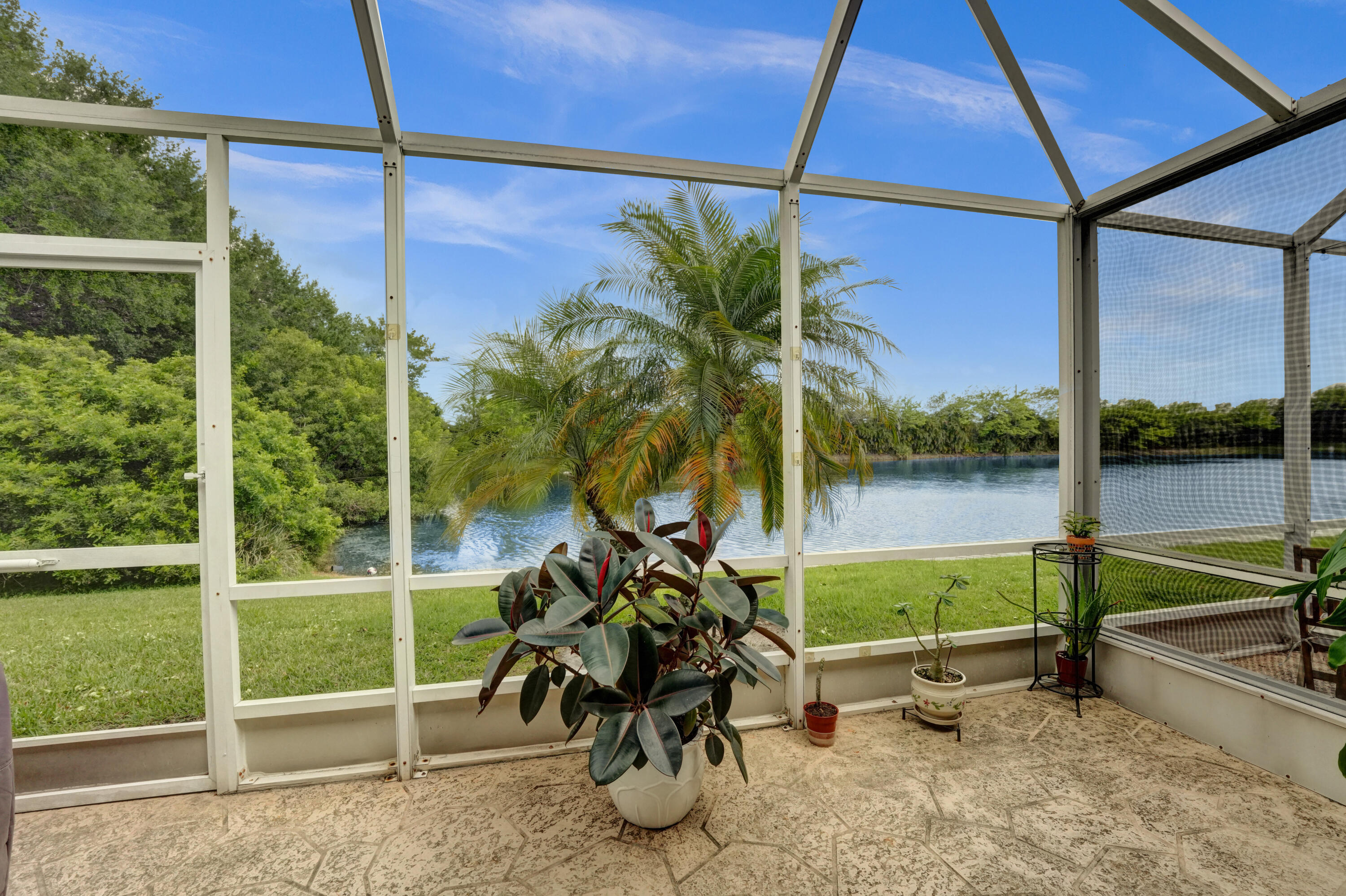 18398 Via Di Sorrento