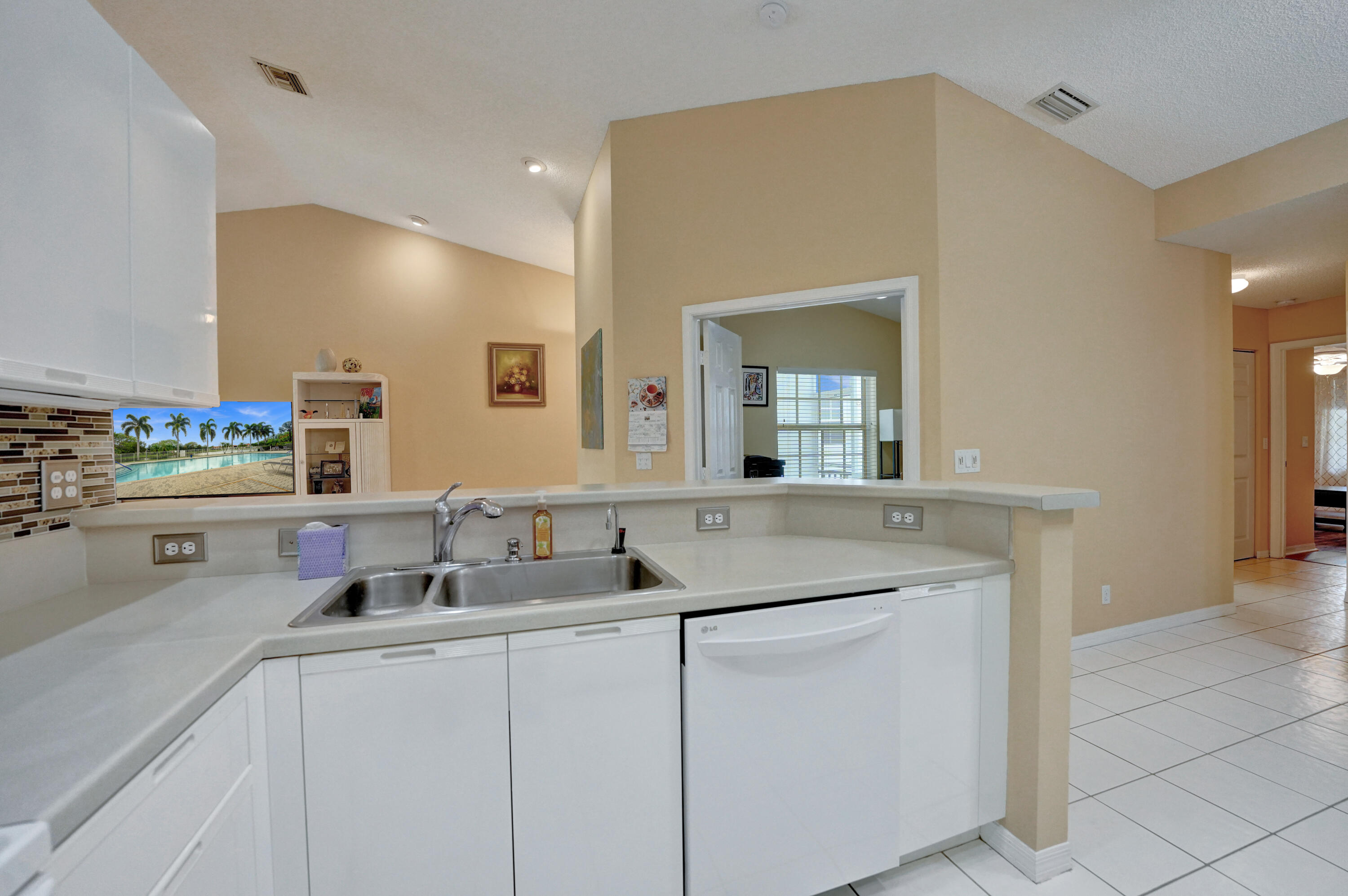 18398 Via Di Sorrento