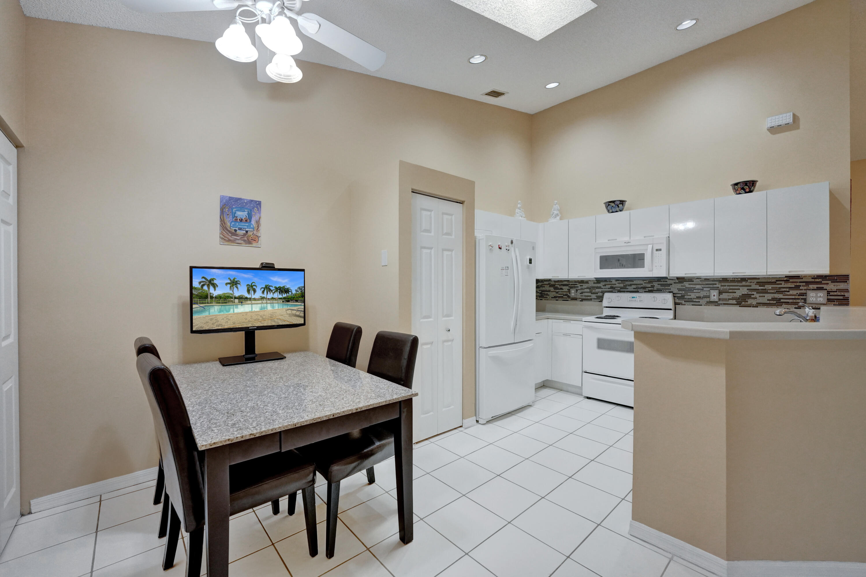 18398 Via Di Sorrento