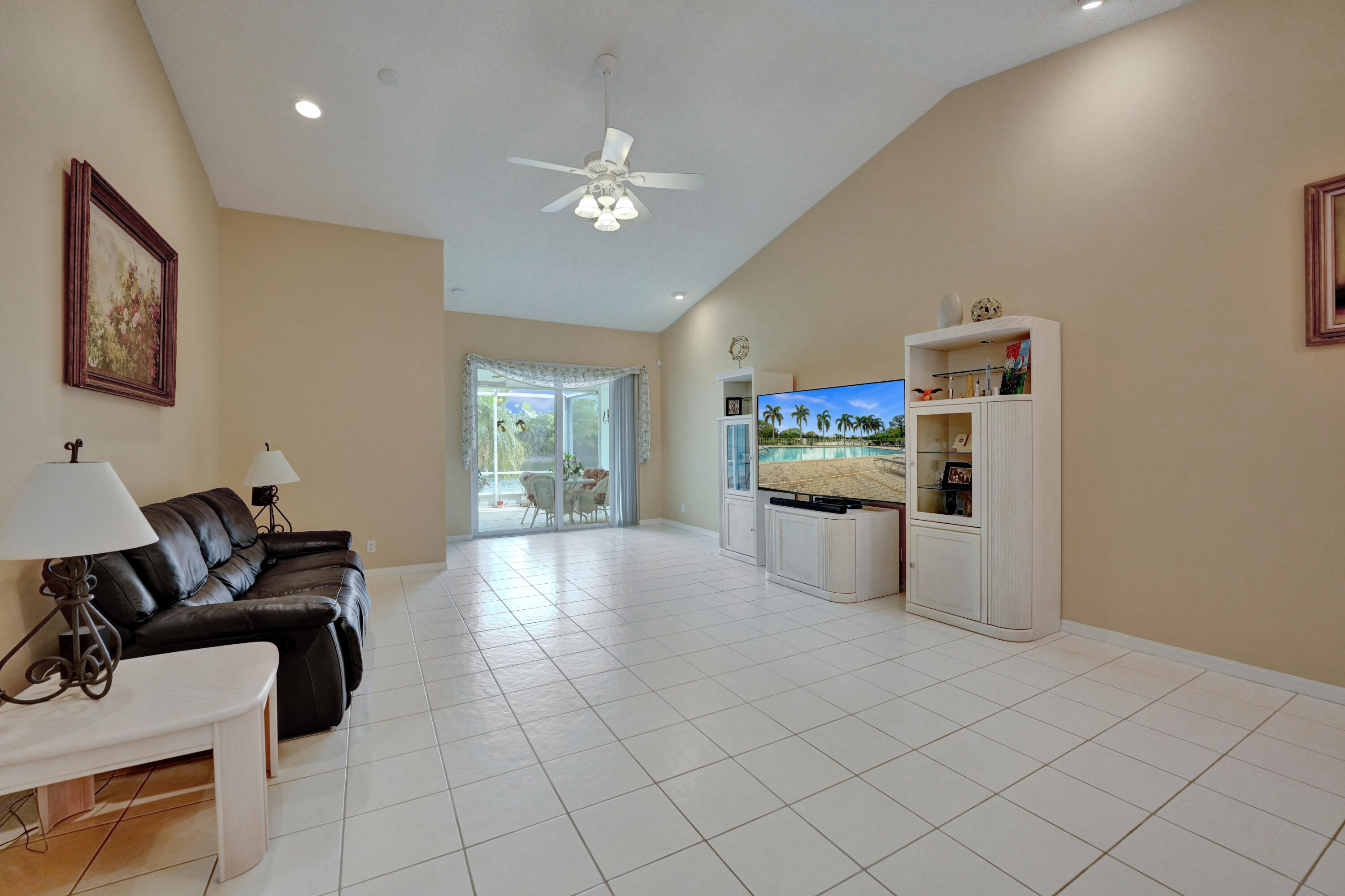 18398 Via Di Sorrento