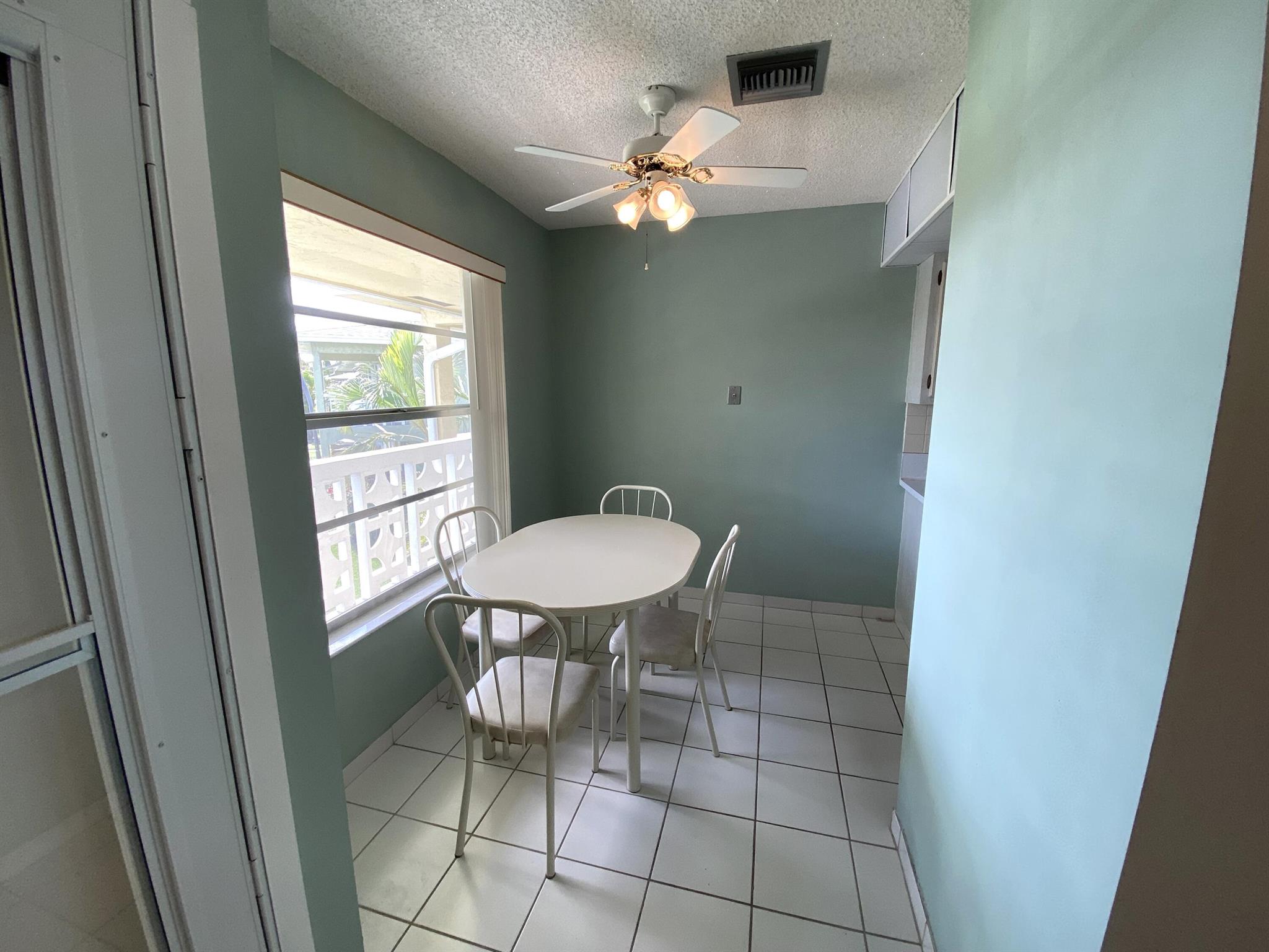 1100 Boxwood Drive 202